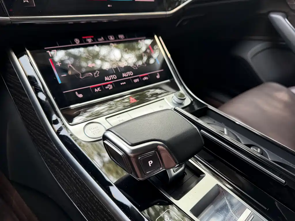 Audi A8 2020 — фото 14
