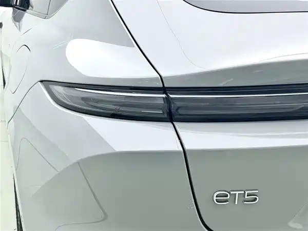 NIO ET5 2025