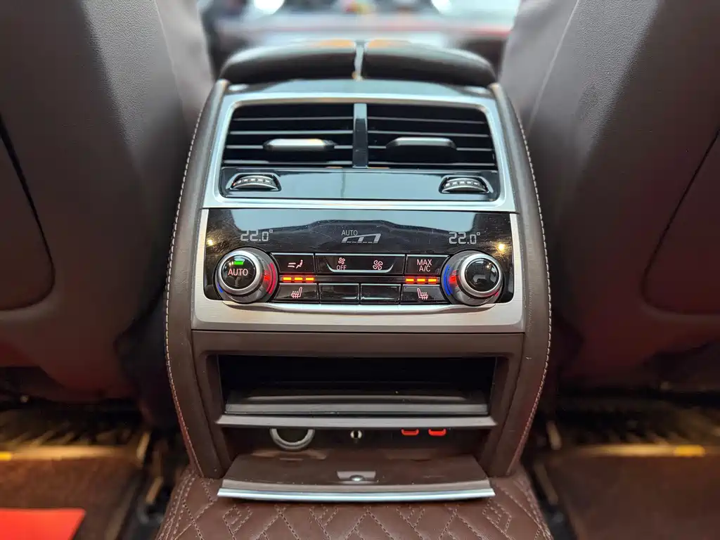BMW 7 Series 2020 — фото 18