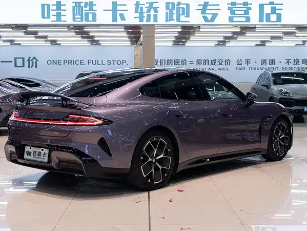 Xiaomi SU7 2025