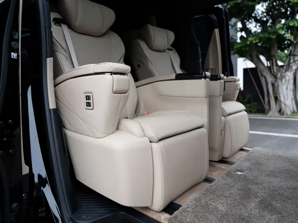Toyota Alphard 2024 — фото 9