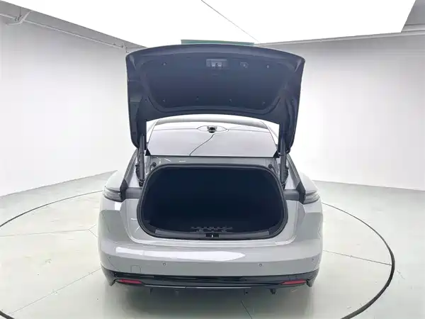 NIO ET5 2025