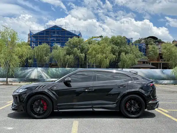 Lamborghini Urus 2021