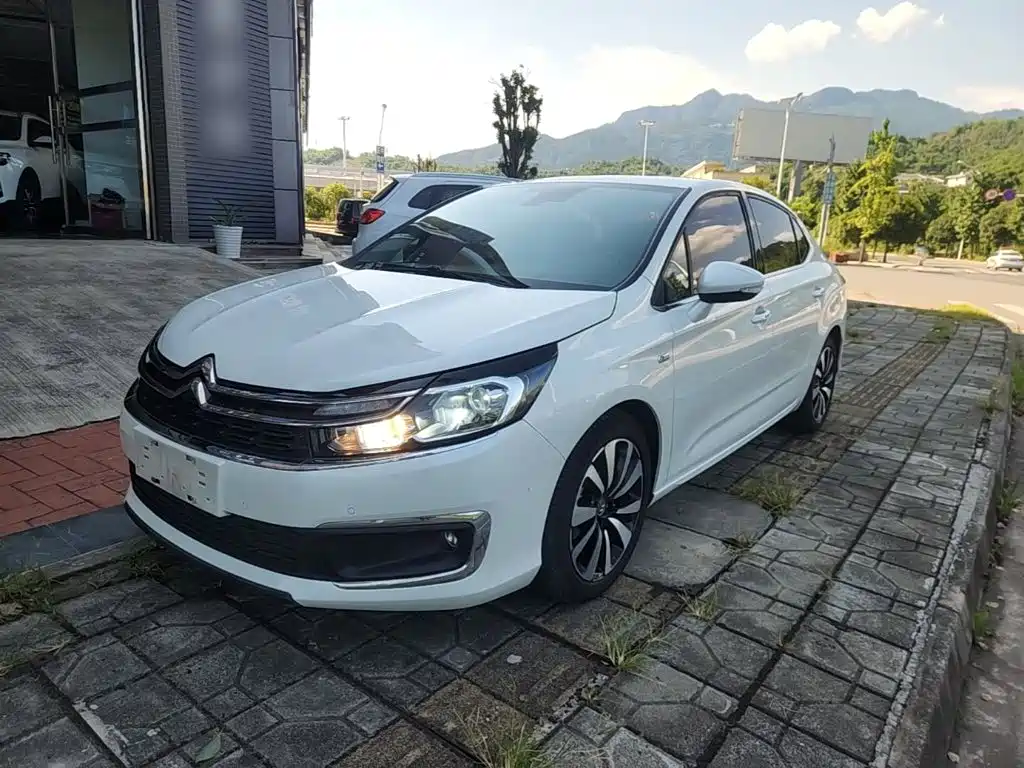 Citroën C4L 2017 — фото 1