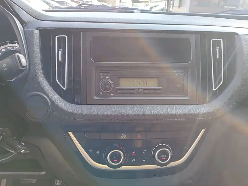 Isuzu RE-MAX Ruimai 2023 — фото 13