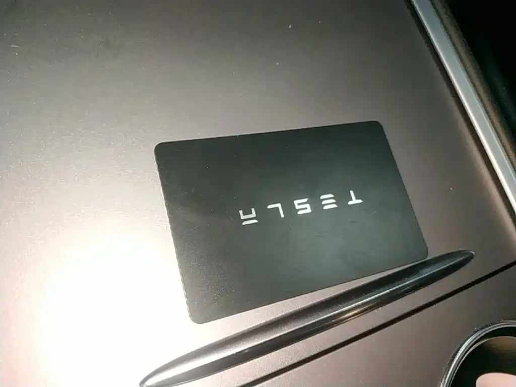 Tesla Model Y 2024 — фото 9