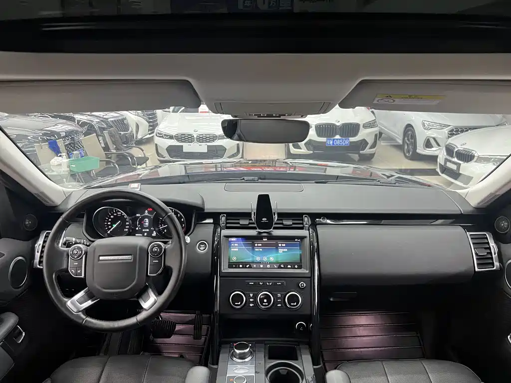 Land Rover Discovery 2018 — фото 14