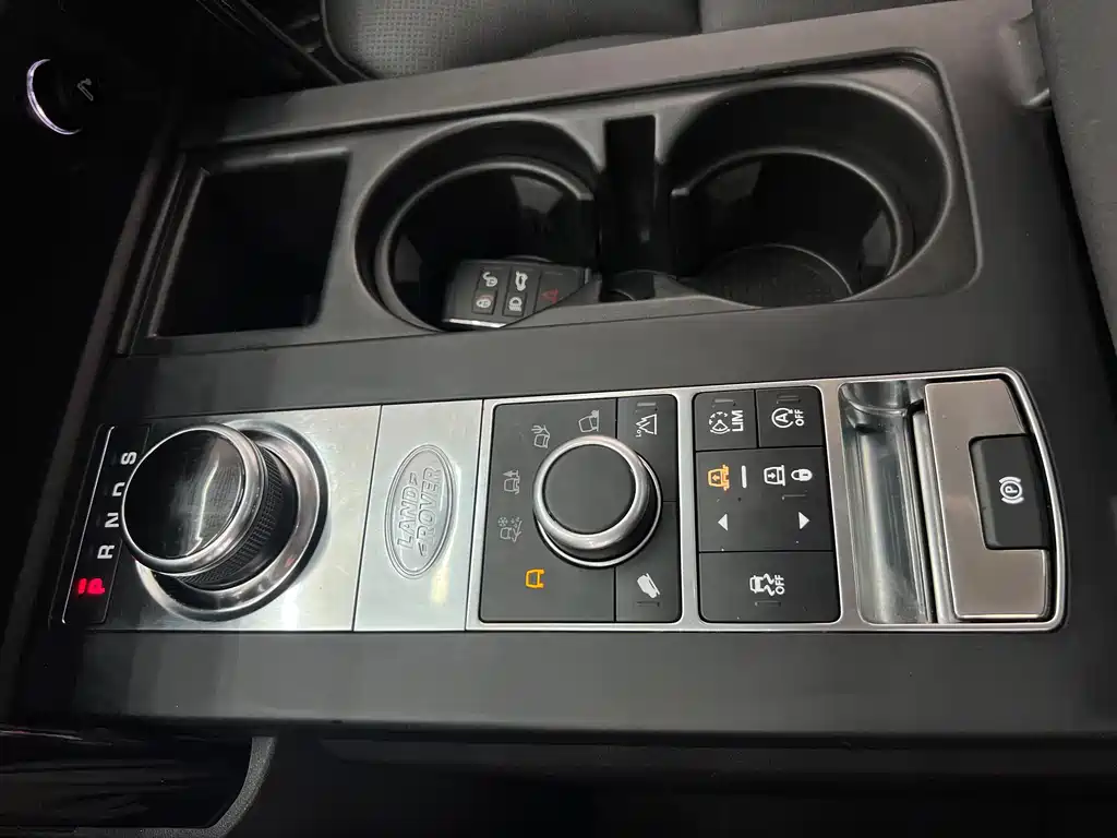 Land Rover Discovery 2018 — фото 22