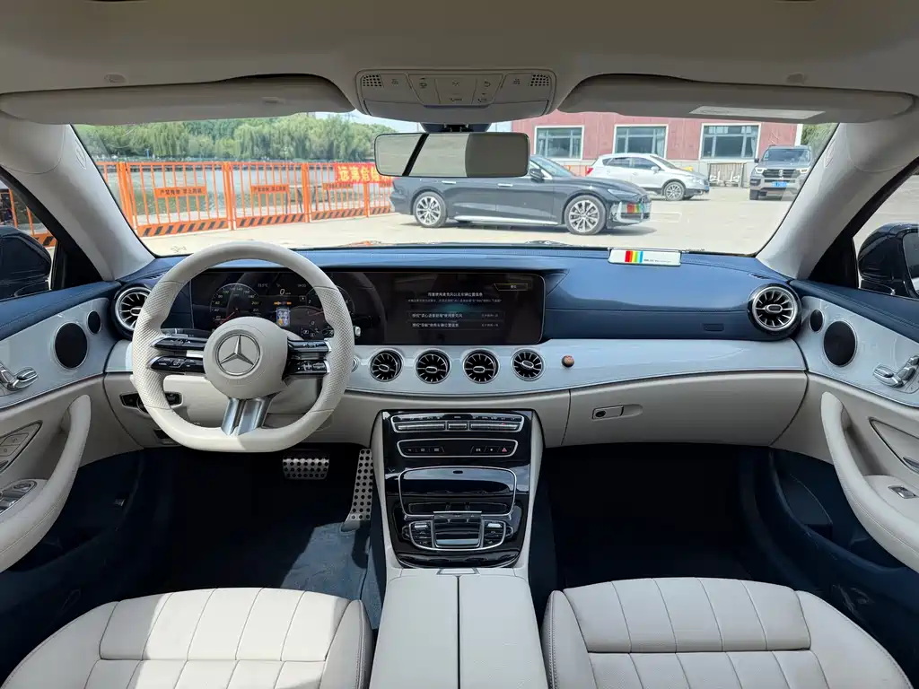 Mercedes-Benz E-Class 2022 — фото 16