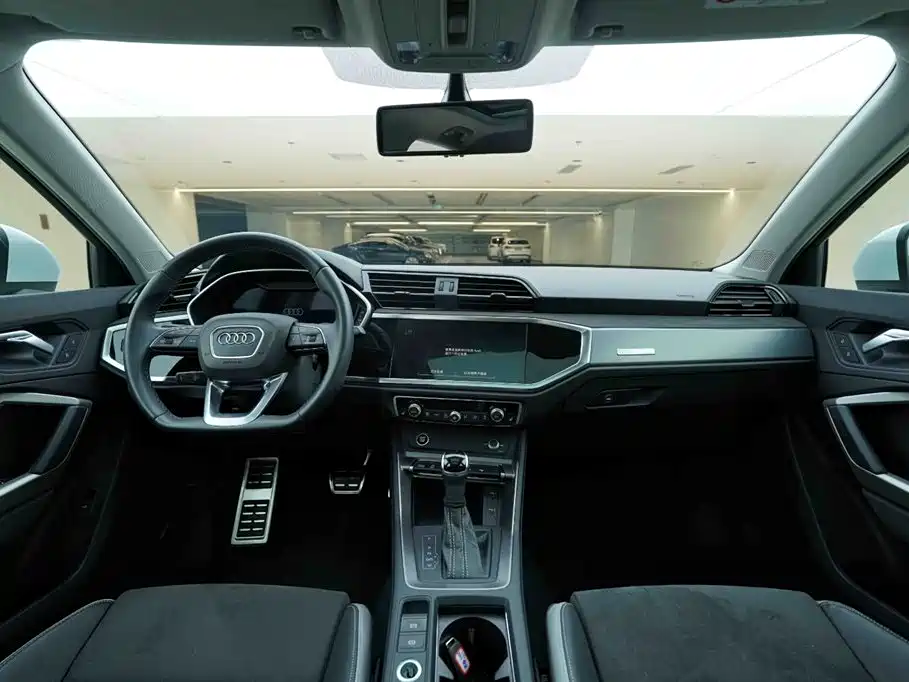 Audi Q3 2022 — фото 20
