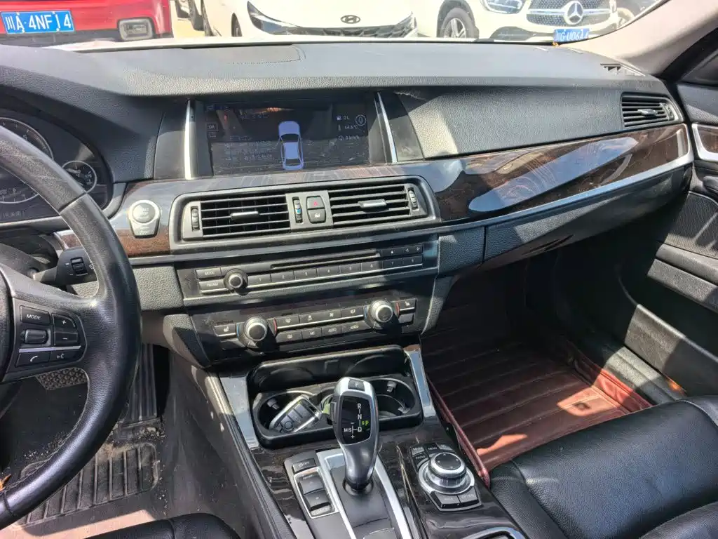 BMW 5 Series 2013 — фото 13