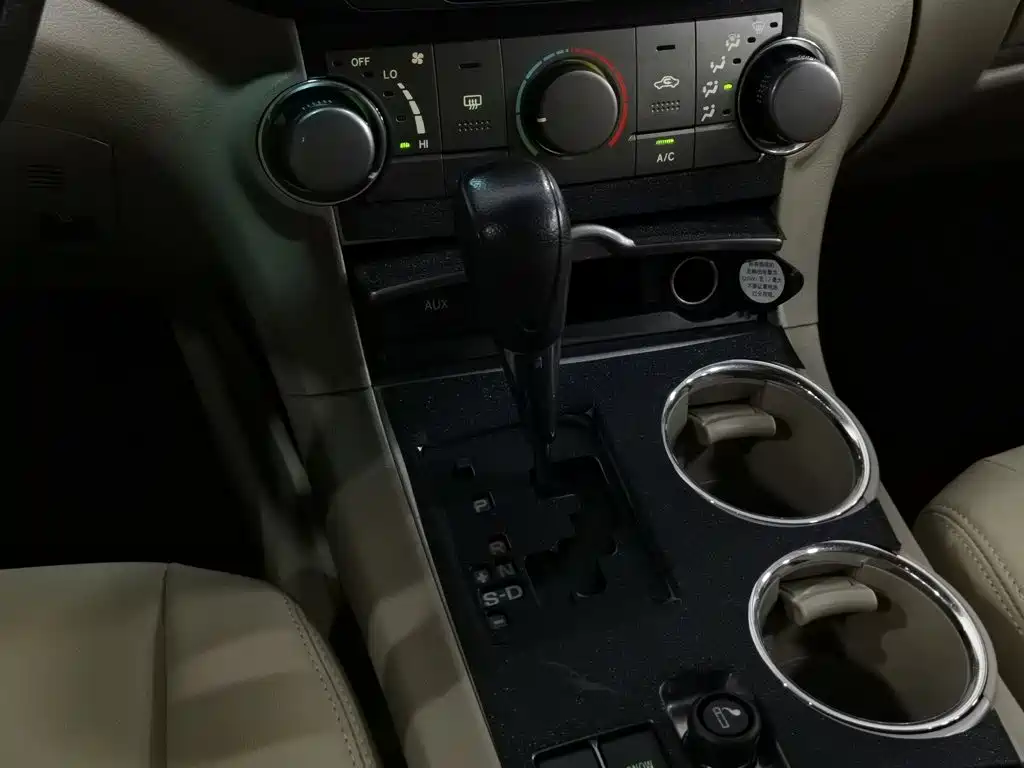 Toyota Highlander 2013 — фото 13