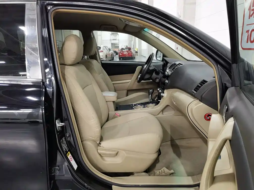 Toyota Highlander 2013 — фото 23