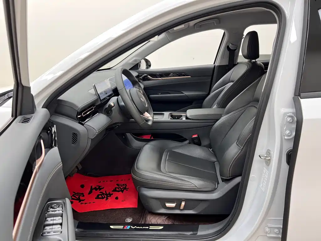 Wuling Starlight 2025 — фото 15