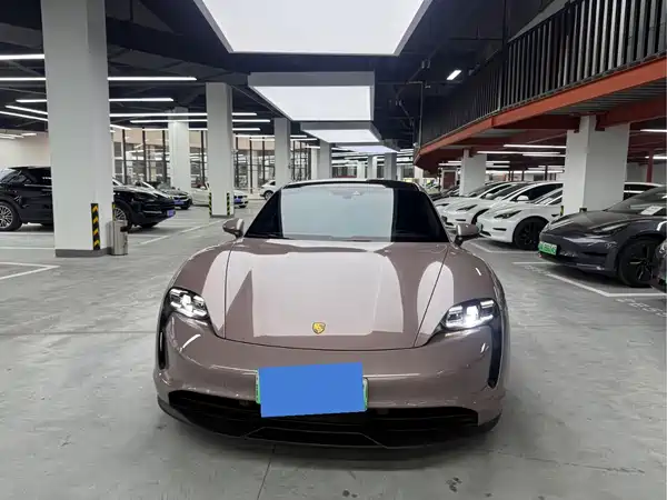 Porsche Taycan 2021