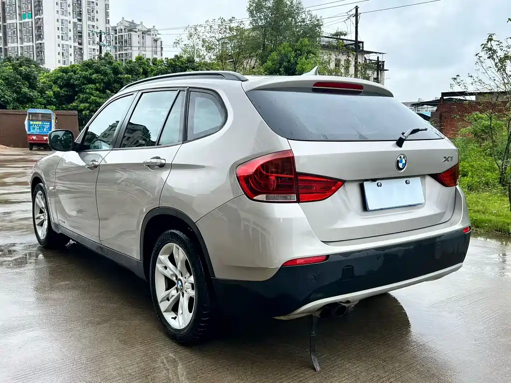 BMW X1 2012 — фото 9