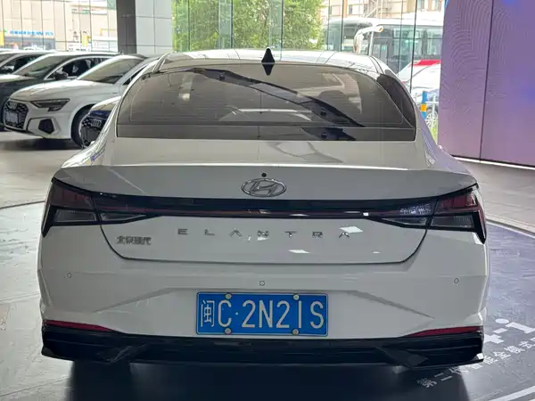 Hyundai Elantra 2023