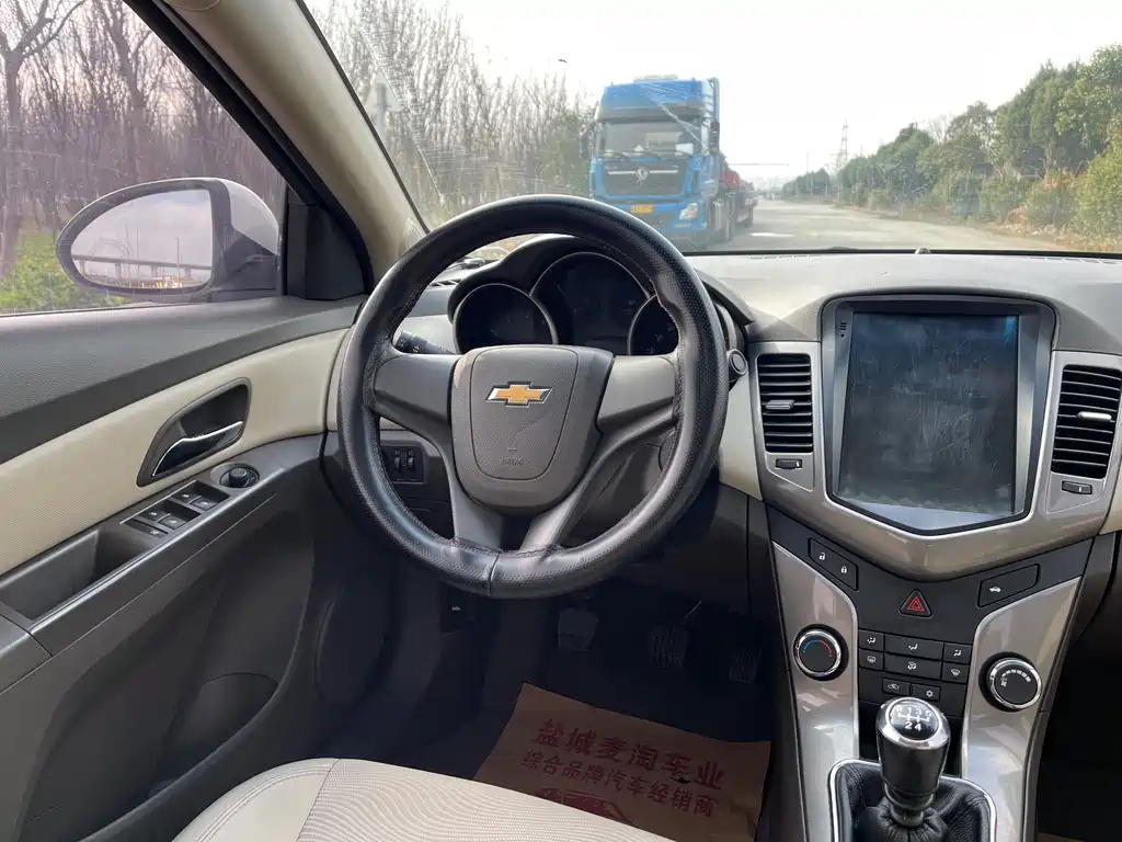 Chevrolet Cruze 2015 — фото 14