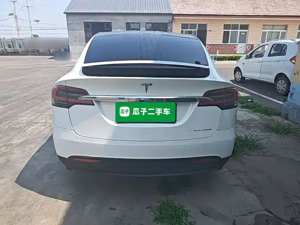 Tesla Model X 2020