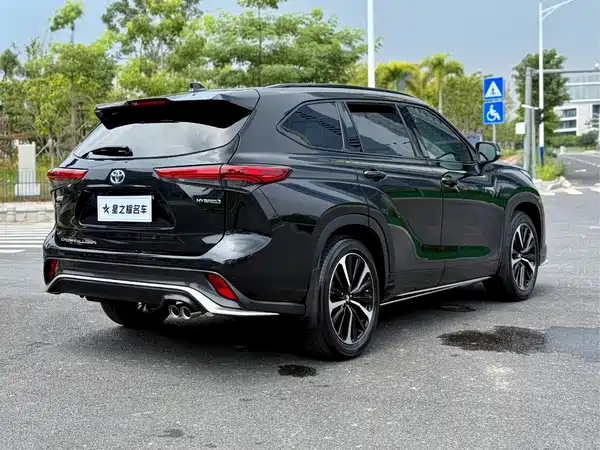Toyota Crown Kluger 2021