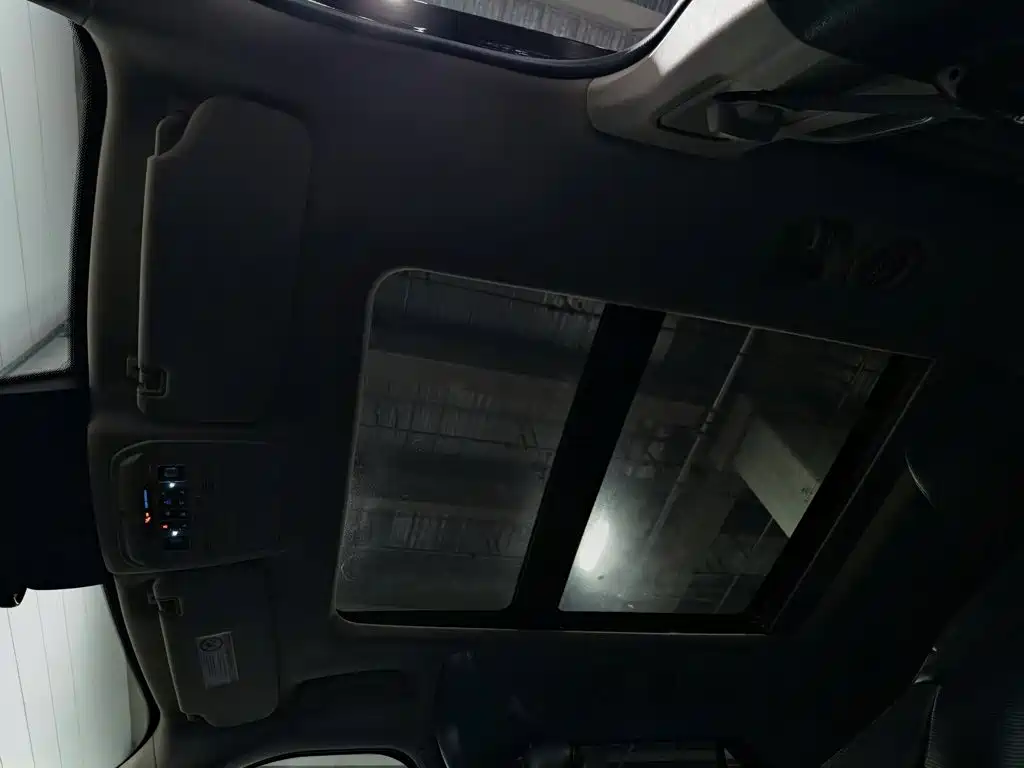 Ford Explorer 2021 — фото 14