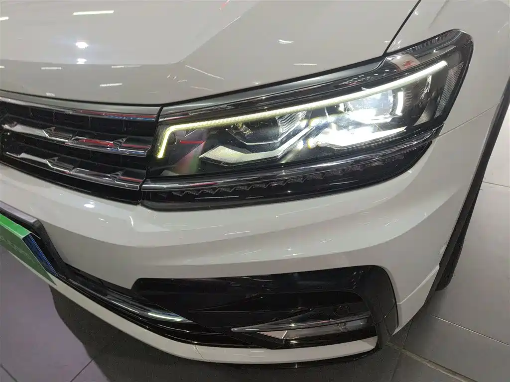 Volkswagen Tiguan L 2020 — фото 18
