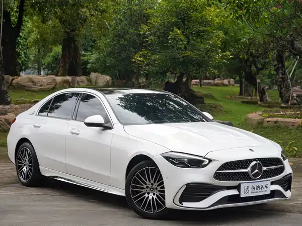 Mercedes-Benz C-Class 2024