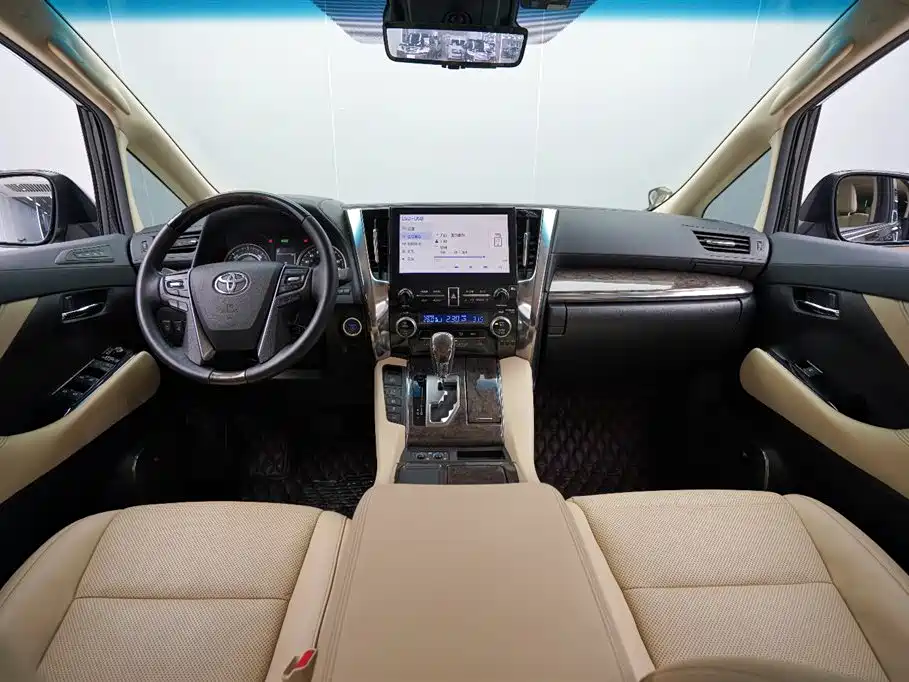 Toyota Vellfire 2021 — фото 13