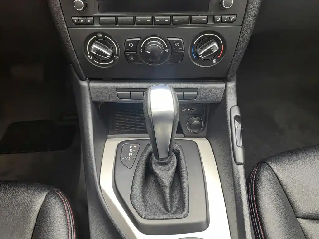 BMW X1 2014 — фото 13