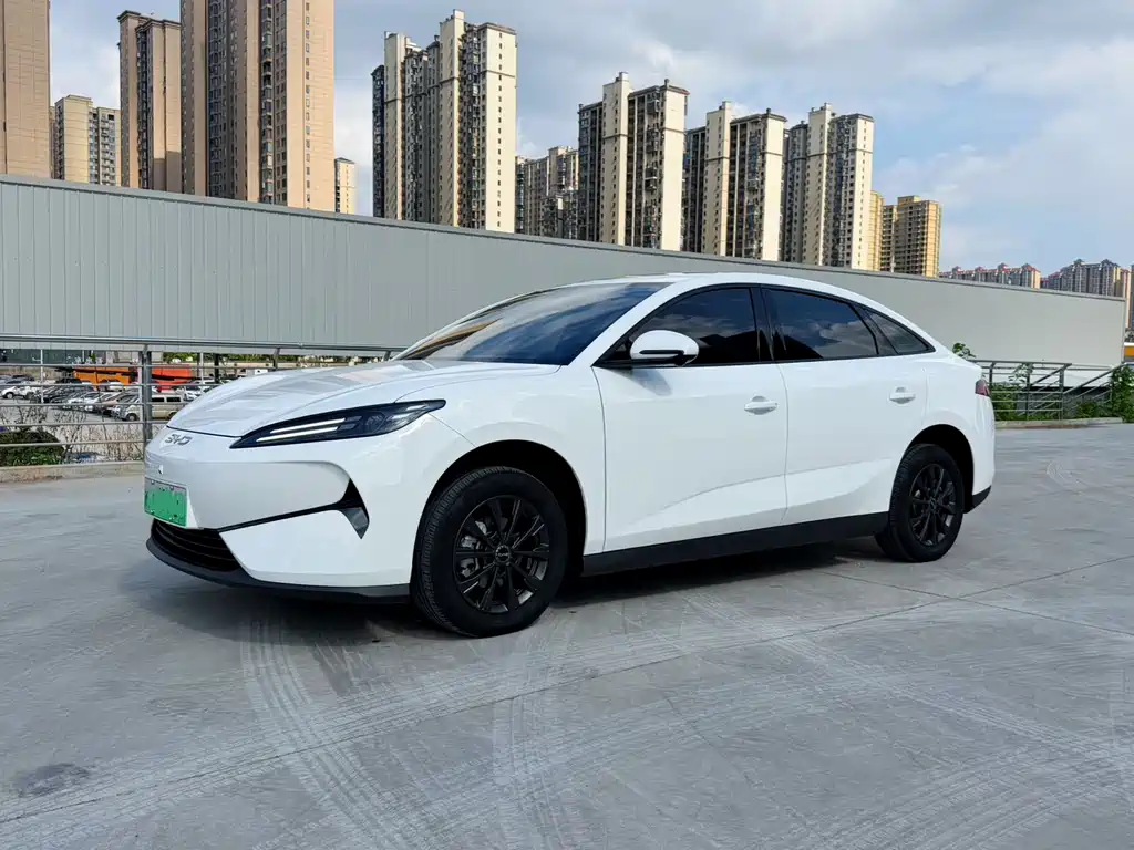 BYD e7 2025