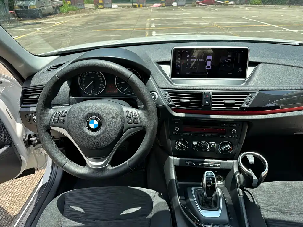 BMW X1 2016 — фото 14