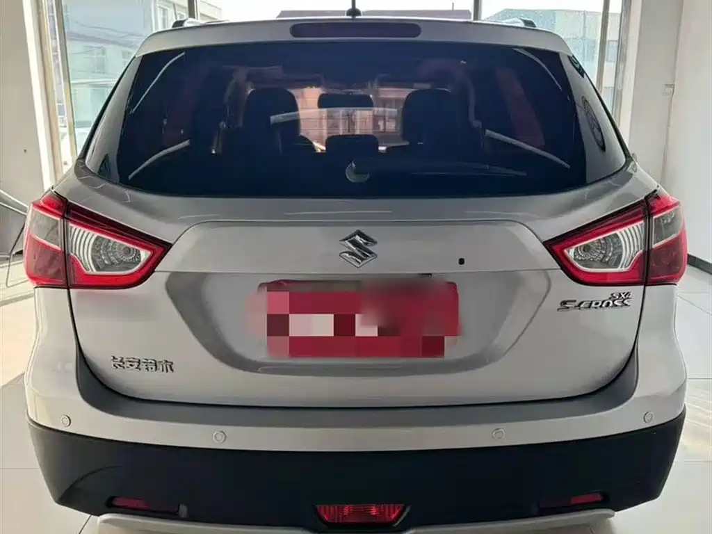 Suzuki S-Cross 2015 — фото 11