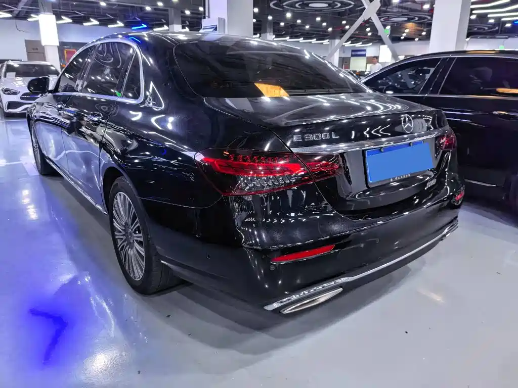 Mercedes-Benz E-Class 2021 — фото 17