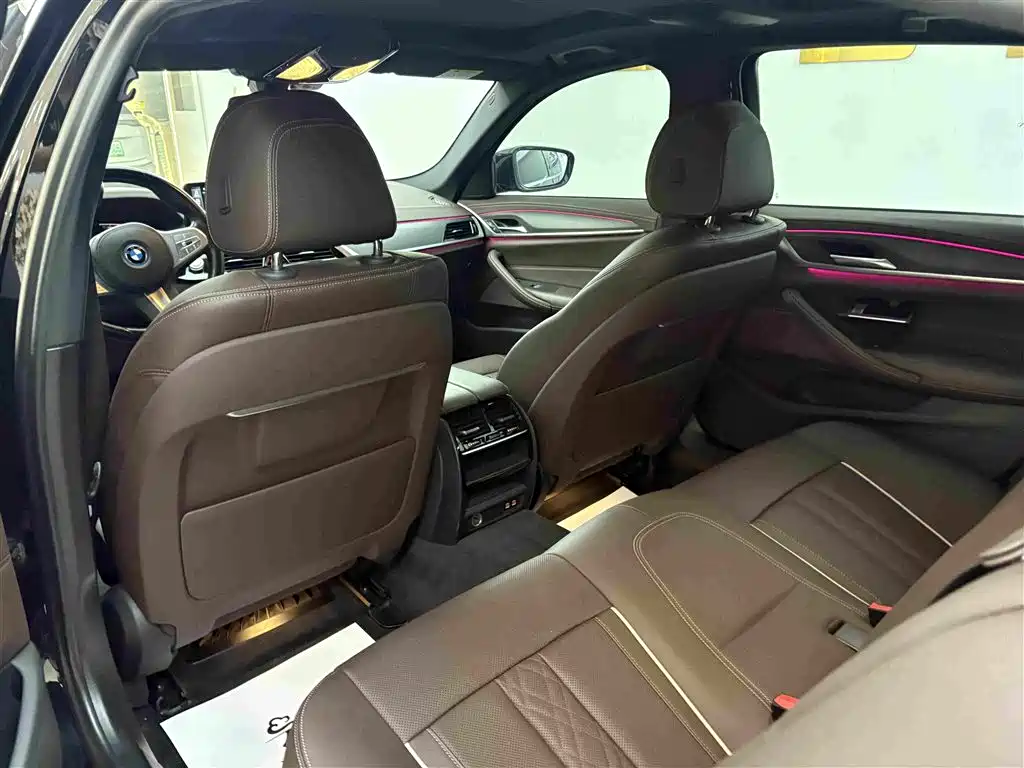 BMW 5 Series New Energy 2022 — фото 11