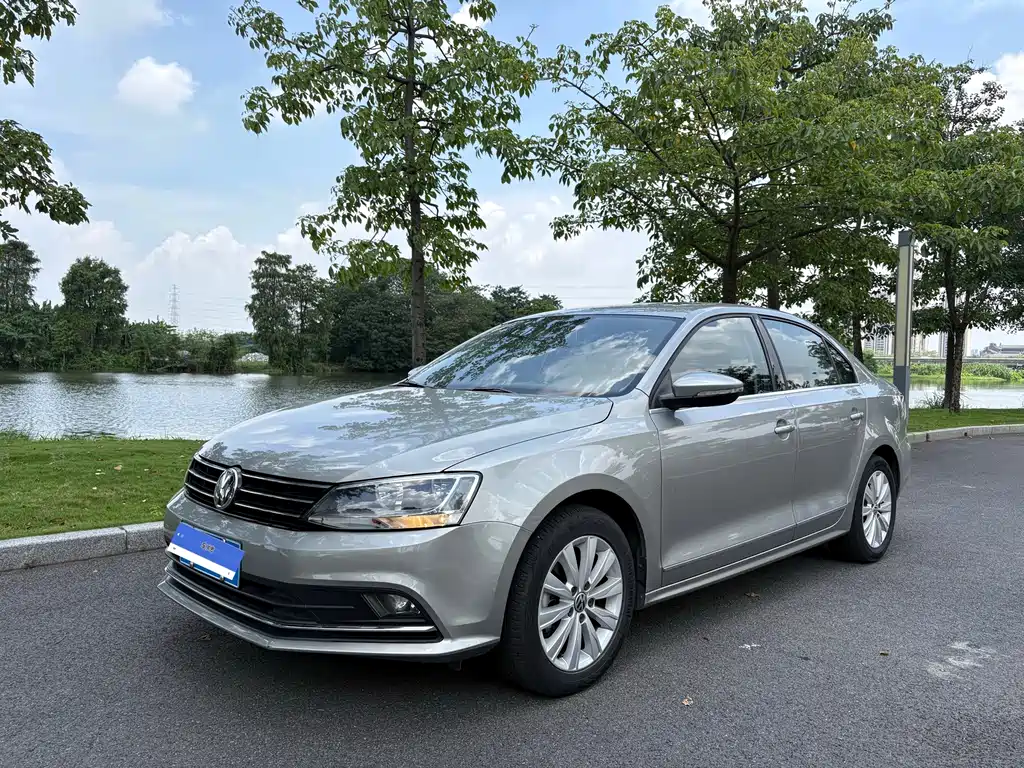 Volkswagen Sagitar 2016