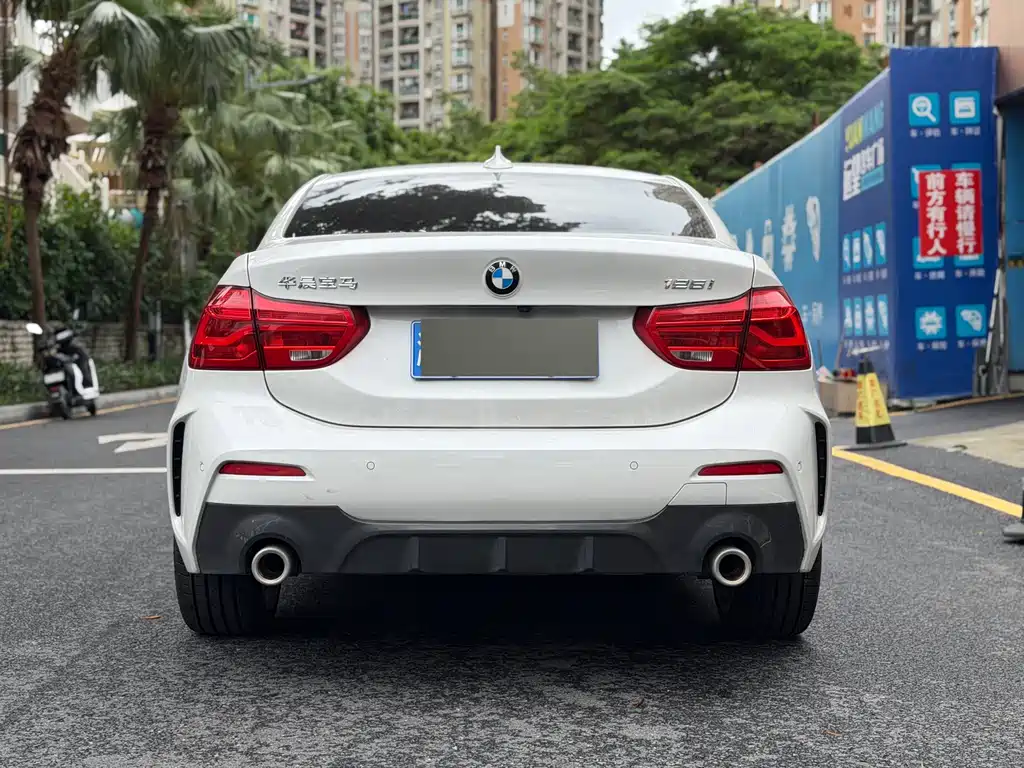 BMW 1 Series 2020 — фото 12