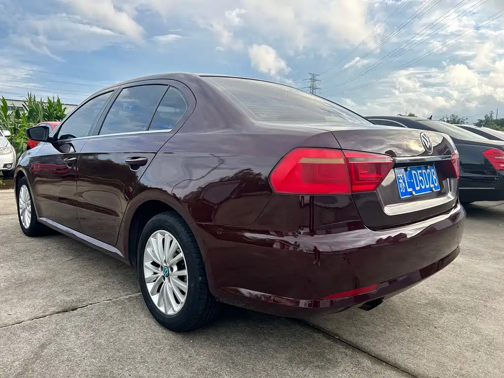 Volkswagen Lavida 2012