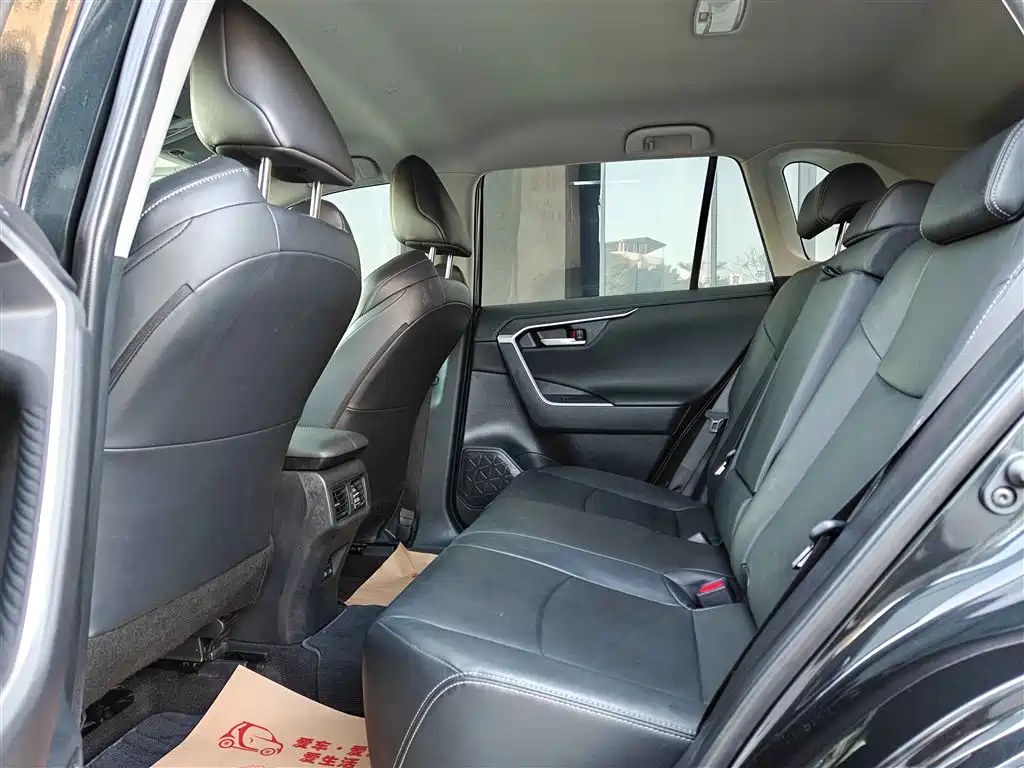 Toyota Wildlander 2023 — фото 19