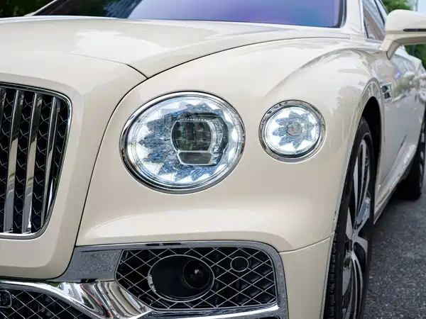 Bentley Flying Spur 2023