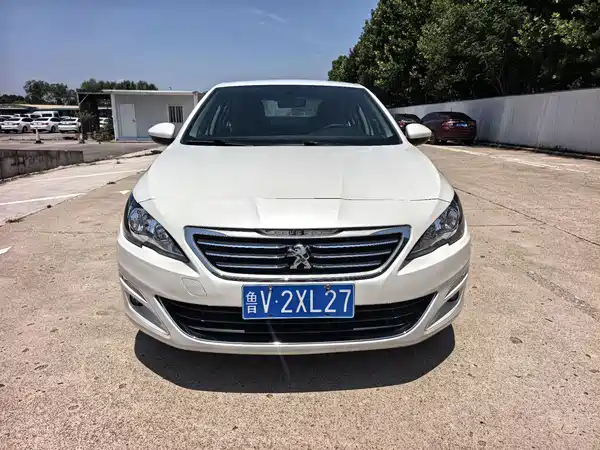 Peugeot 408 2016
