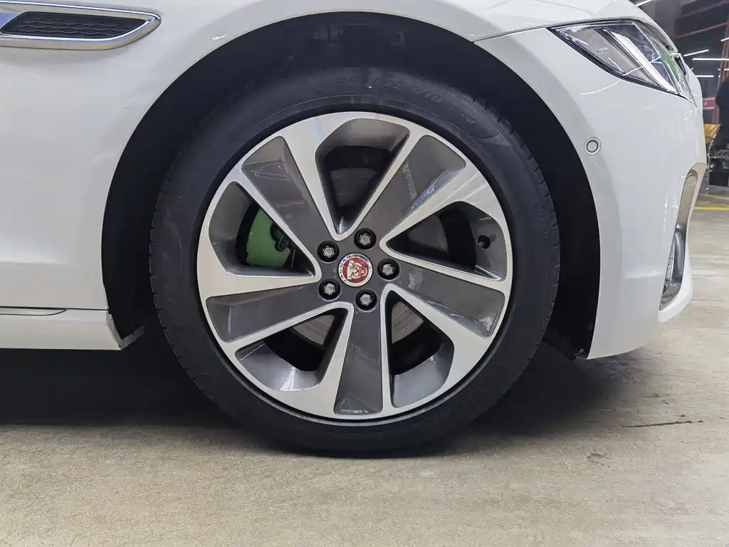 Jaguar XFL 2023 — фото 18