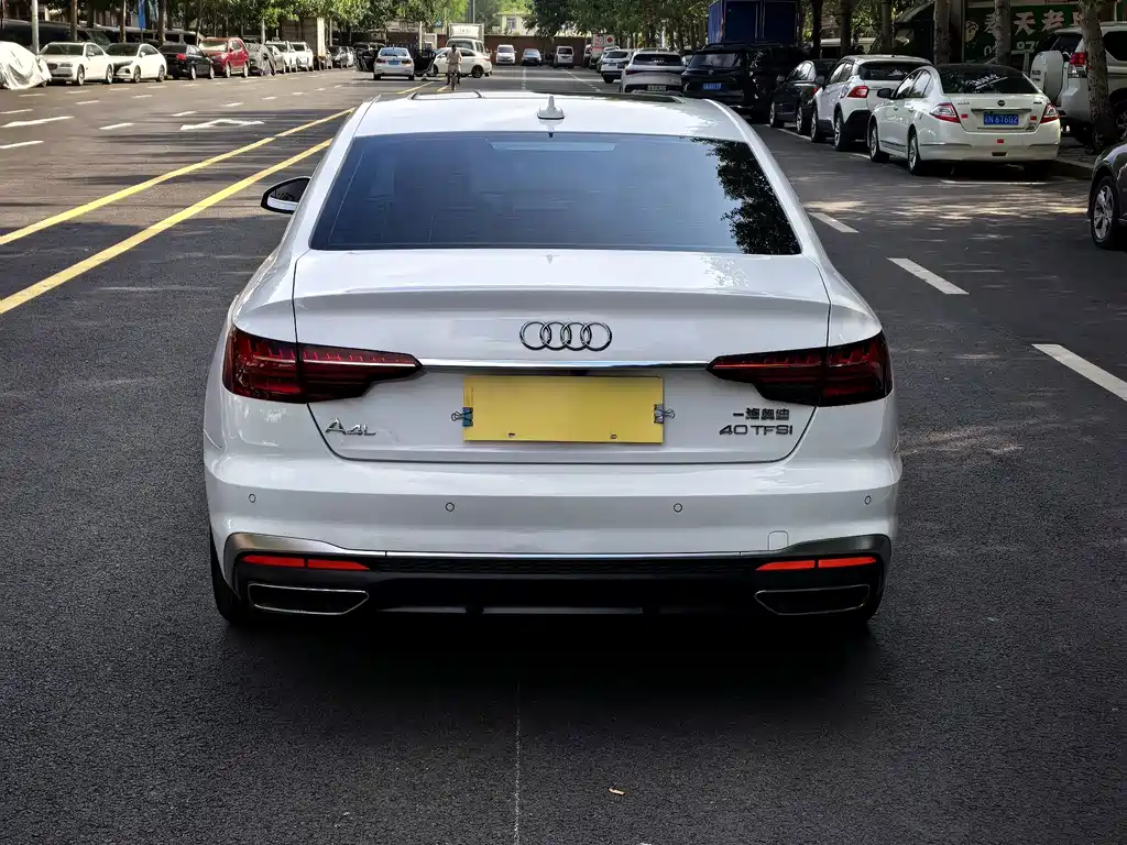 Audi A4L 2021 — фото 13