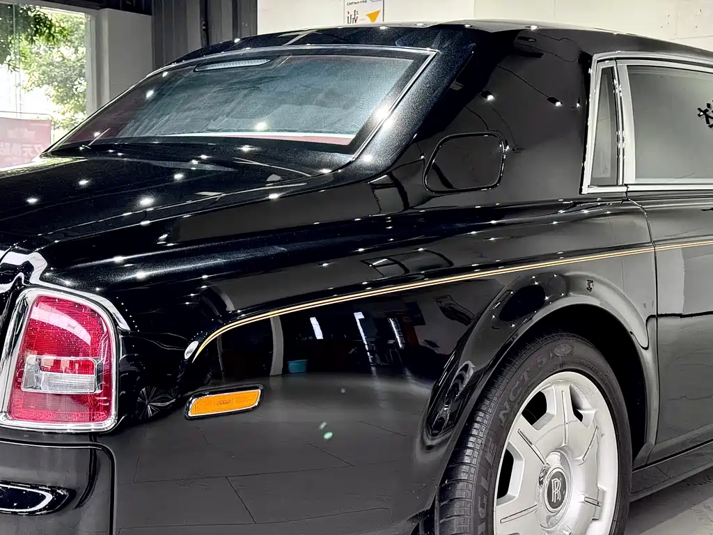 Rolls-Royce Phantom 2011 — фото 18