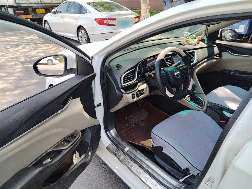 Buick Excelle 2015 — фото 17