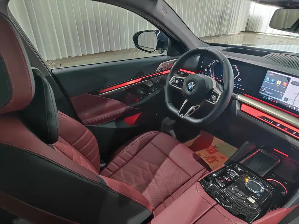 BMW 5 Series 2025 — фото 15