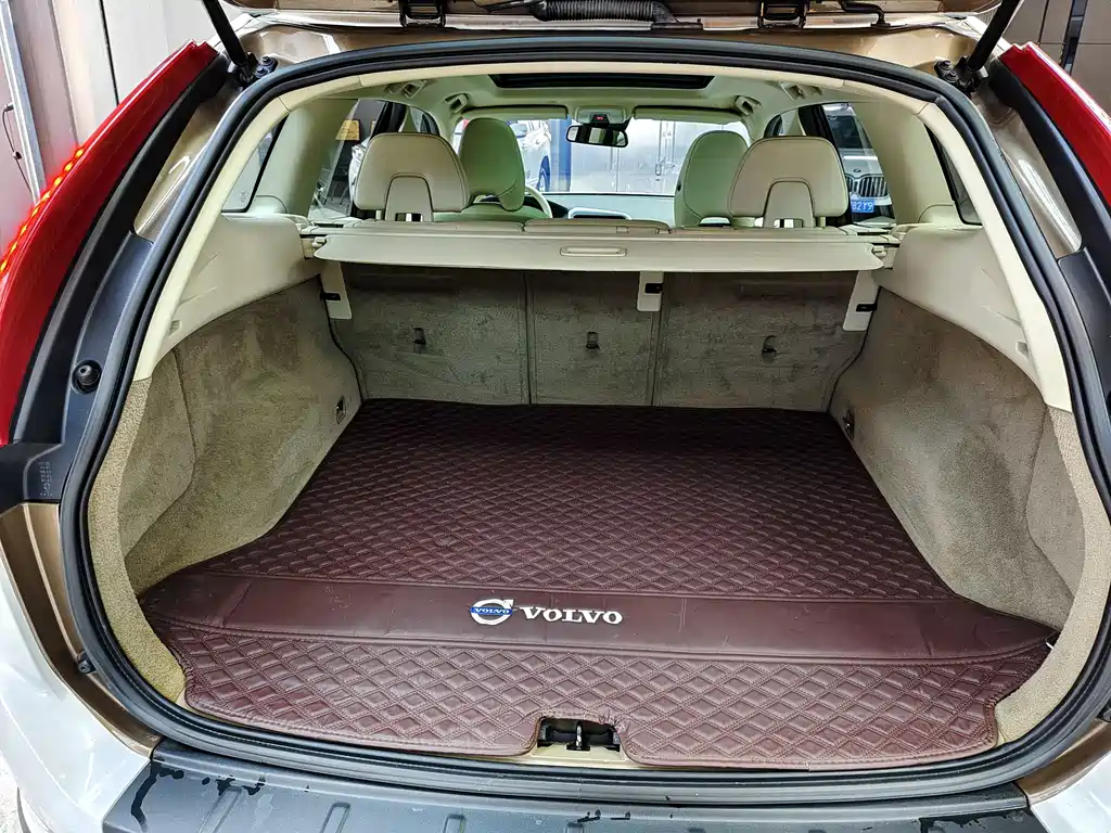 Volvo XC60 2012 — фото 20