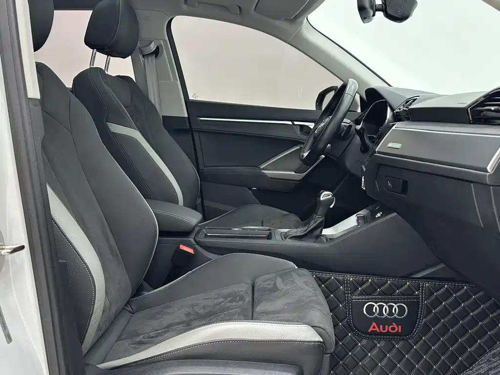 Audi Q3 2022 — фото 9