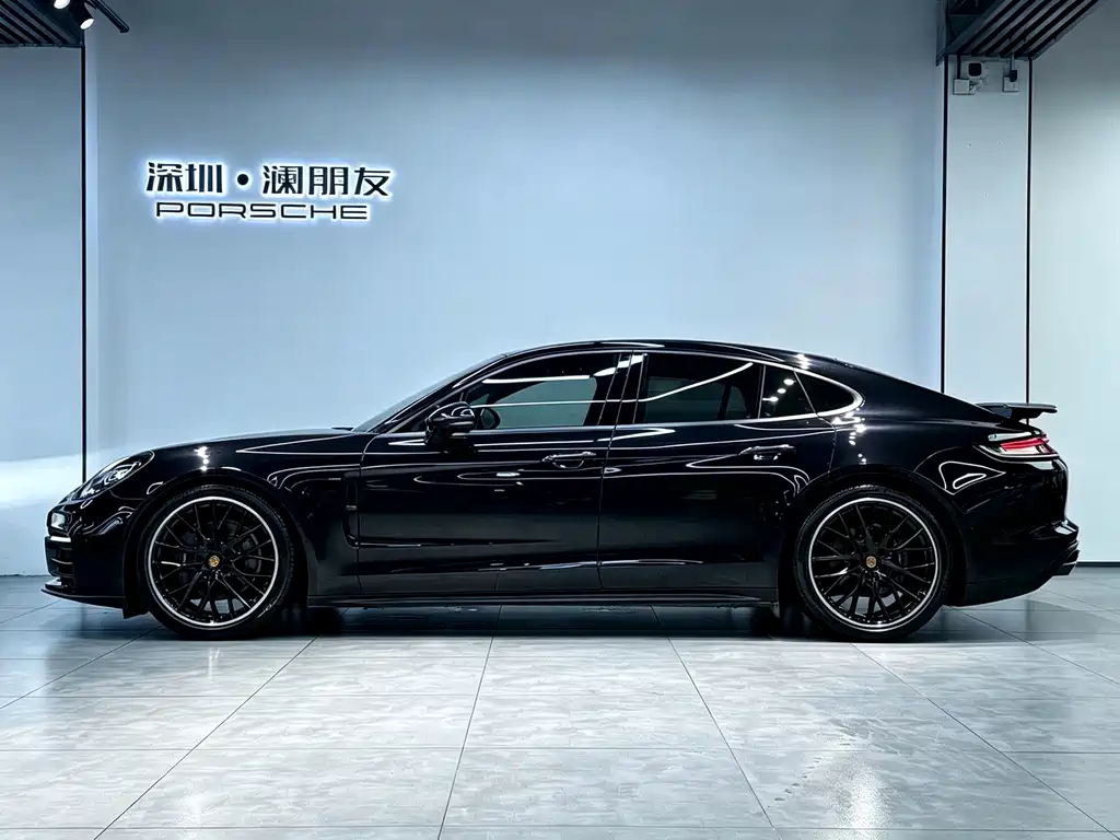 Porsche Panamera 2023