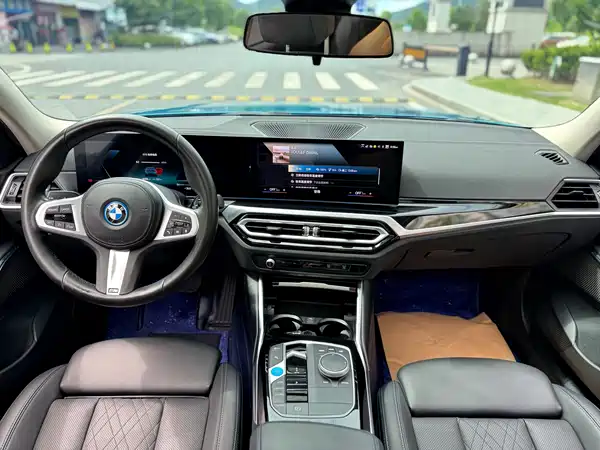 BMW i3 2023