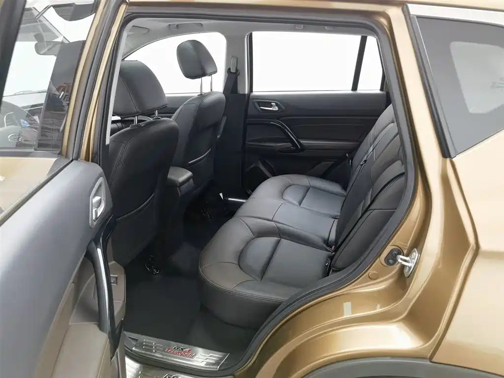 GAC Motor Trumpchi GS4 2016 — фото 15